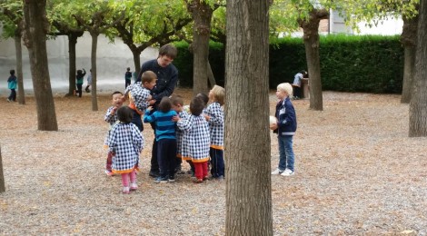 A l'escola ens ha arribat l'auxiliar de conversa.