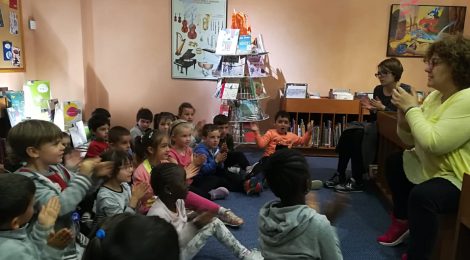 ELS NENS I NENES D' INFANTIL VISITEM LA BIBLIOTECA MUNICIPAL